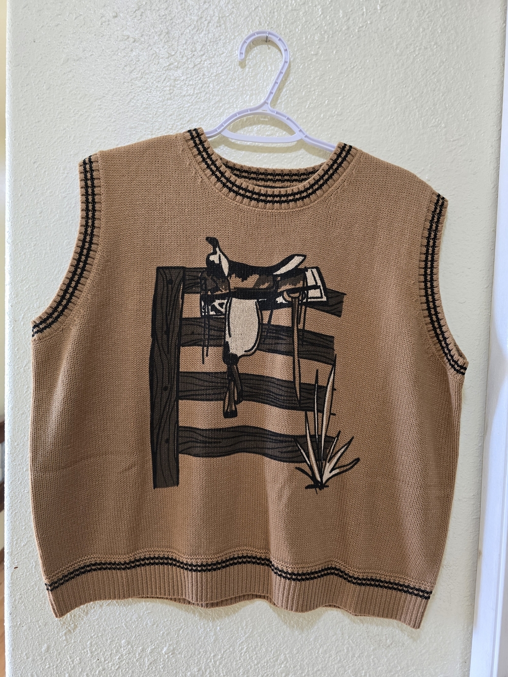 Tan Graphic Crewneck Sweater Vest with Western Motif